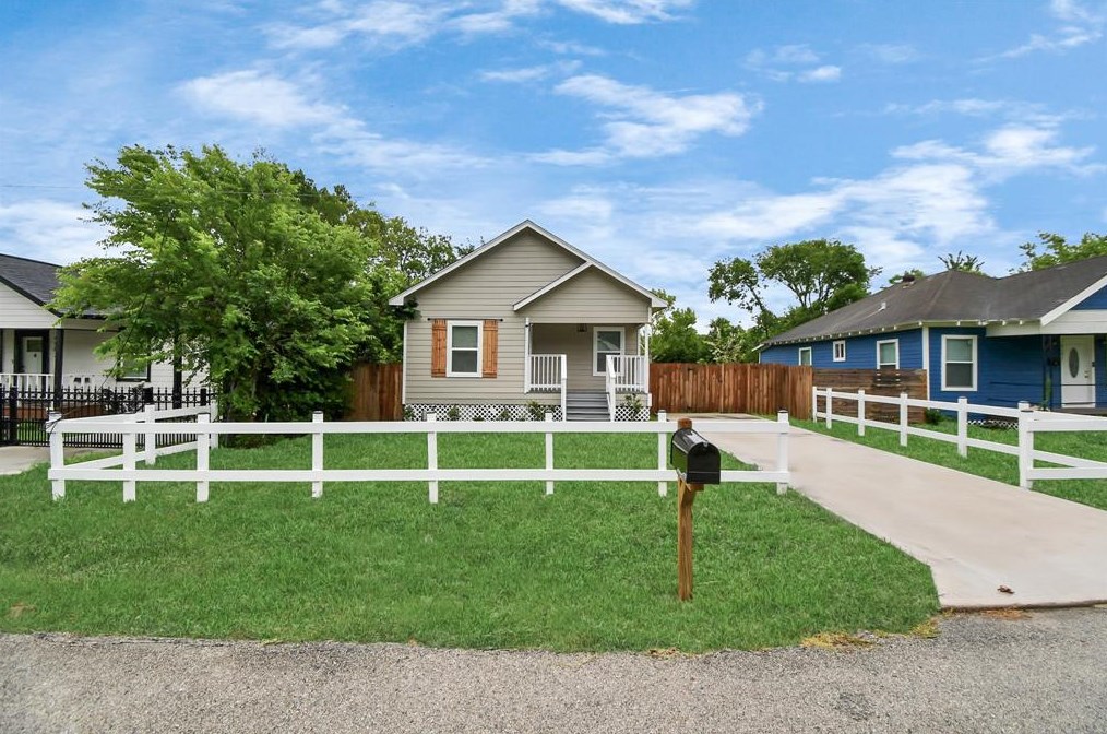 4105 New Orleans, Houston TX  77020-2545 exterior