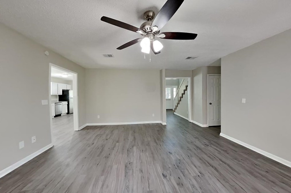 7607 Round Grove Ln, Houston, TX 77095