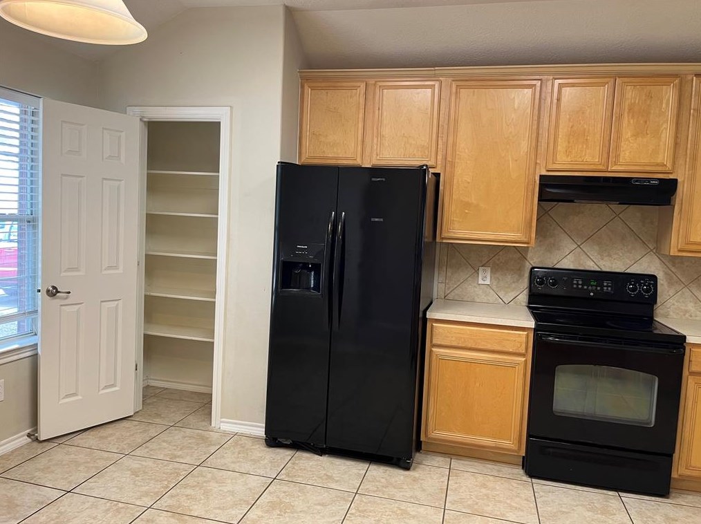 12007 Clear Brook Oak St, Houston TX  77089-2589 exterior