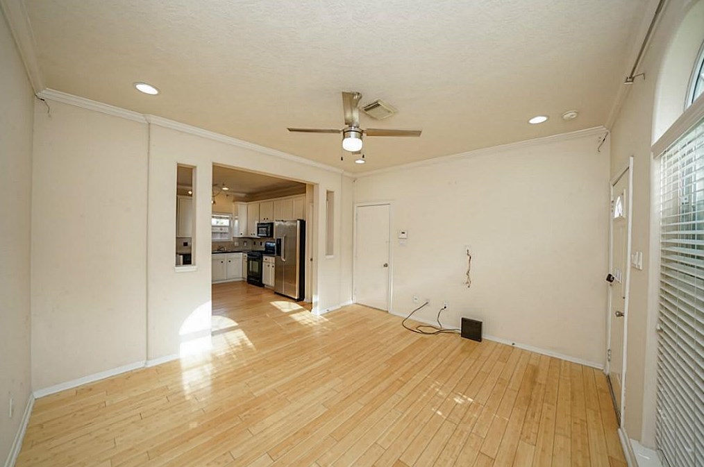 210 Sydnor St, Houston TX  77020-8552 exterior