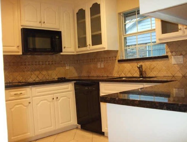 5811 Mcknight, Houston TX  77035-2323 exterior