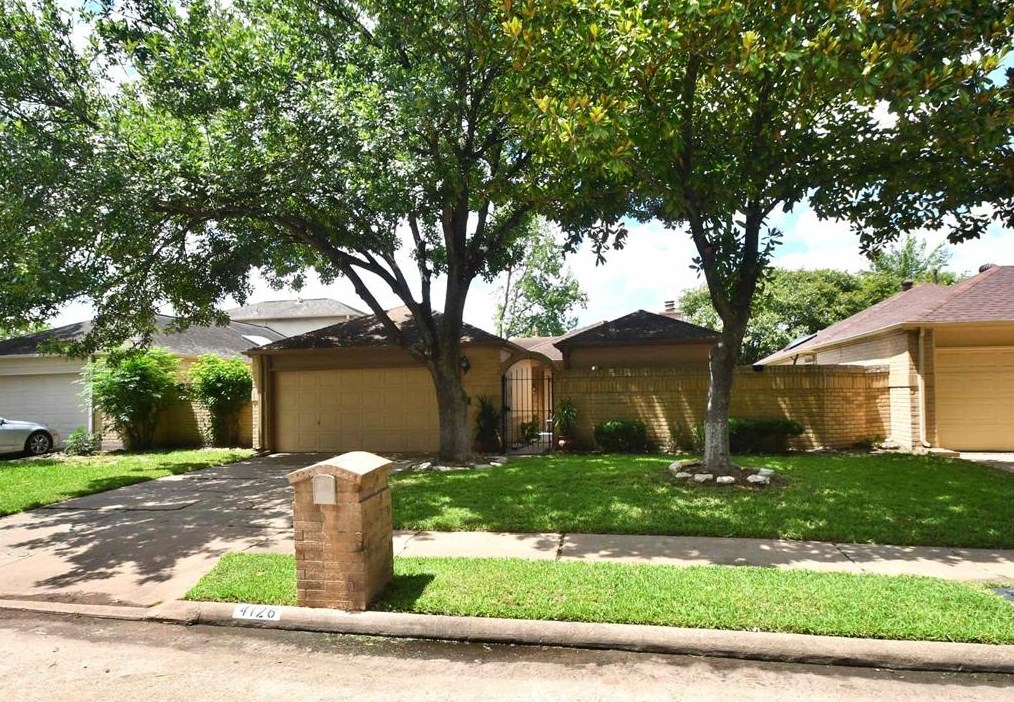 4126 Barnwell Dr, Houston, TX 77082-4135