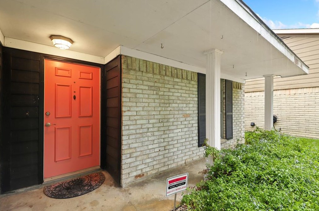 7950 Southmeadow Dr, Houston, TX 77071-2506