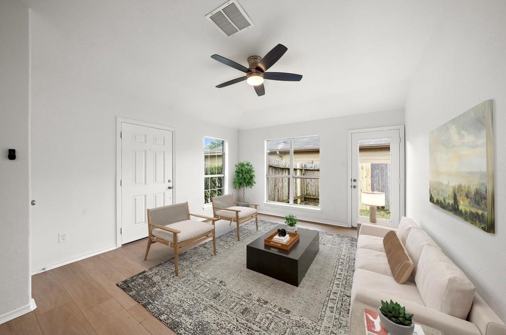 5639 Park Village Dr, Houston, TX 77048-1870
