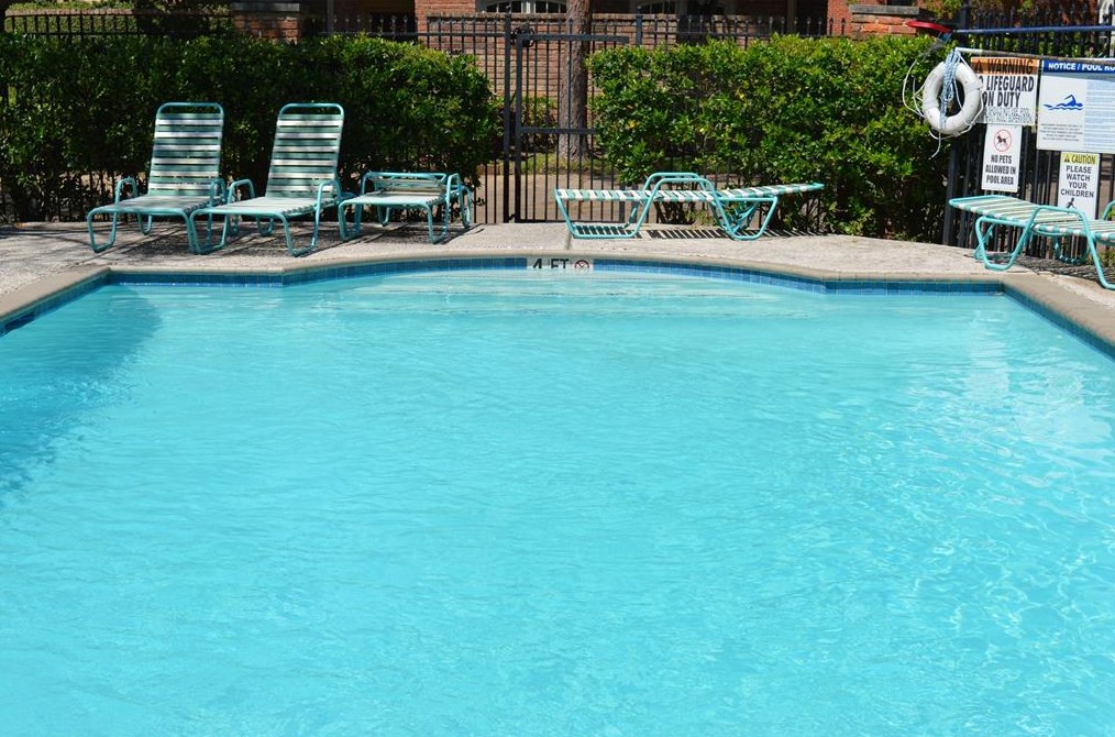 2333 Bering Dr, Houston TX  77057-4763 exterior