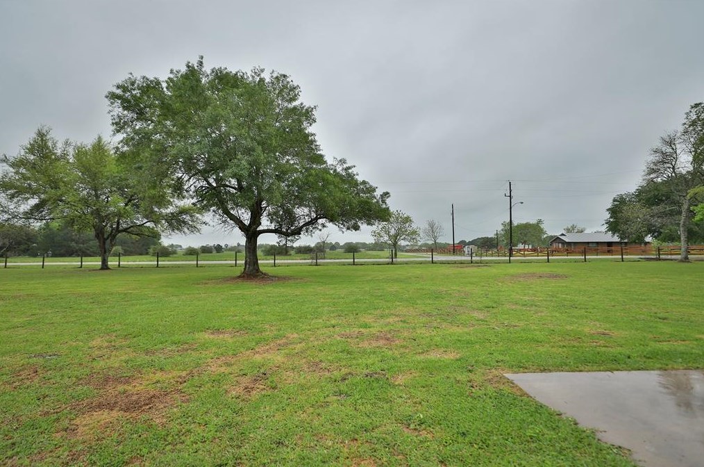 28802 Mahon Rd, Hockley, TX 77447