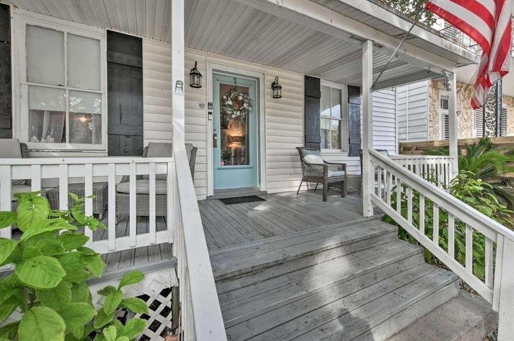 2722 Bernardo De Galvez, Galveston, TX 77550