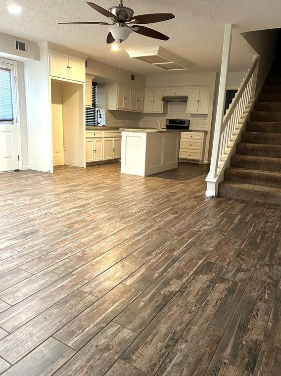 1805 Lk Dr, Huntsville TX 77320-0237 exterior