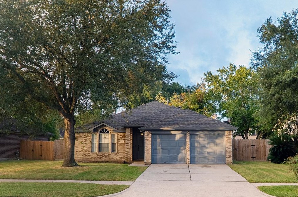 4518 Sioux St, Baytown, TX 77521-8384