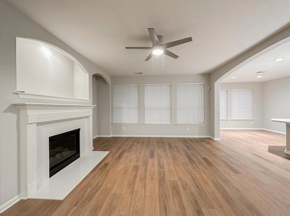 30 Valewood Pl, Conroe TX  77384-5083 exterior