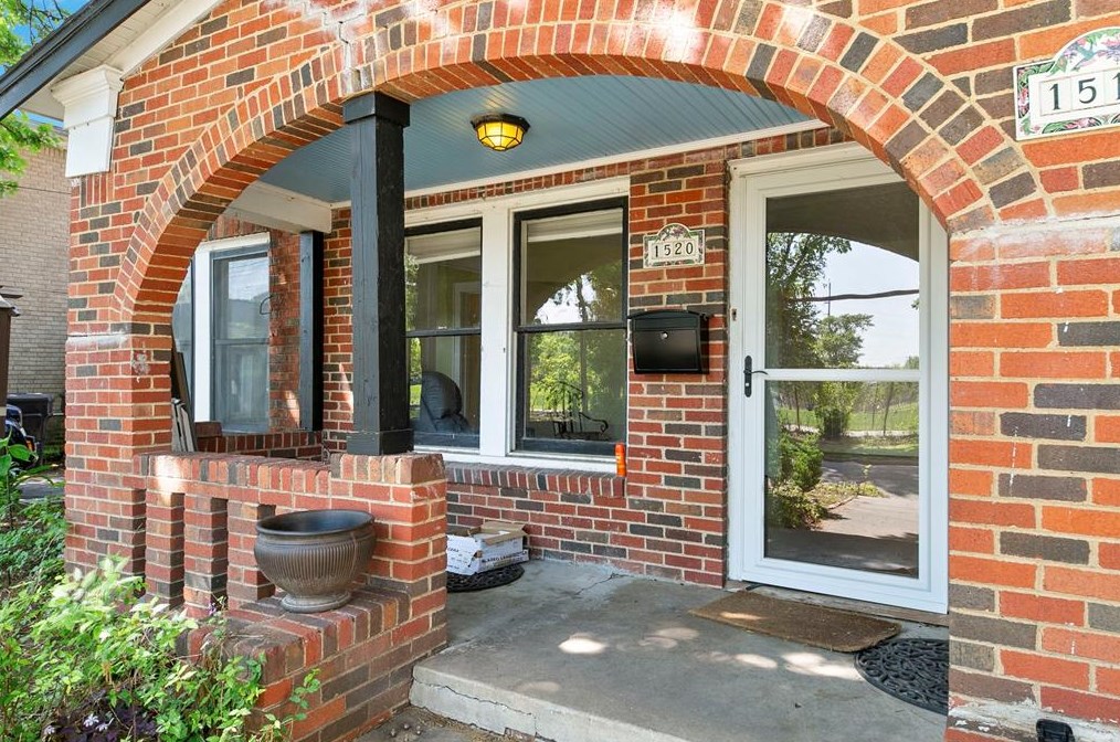 1518 Ridgewood St, Houston, TX 77006-1032