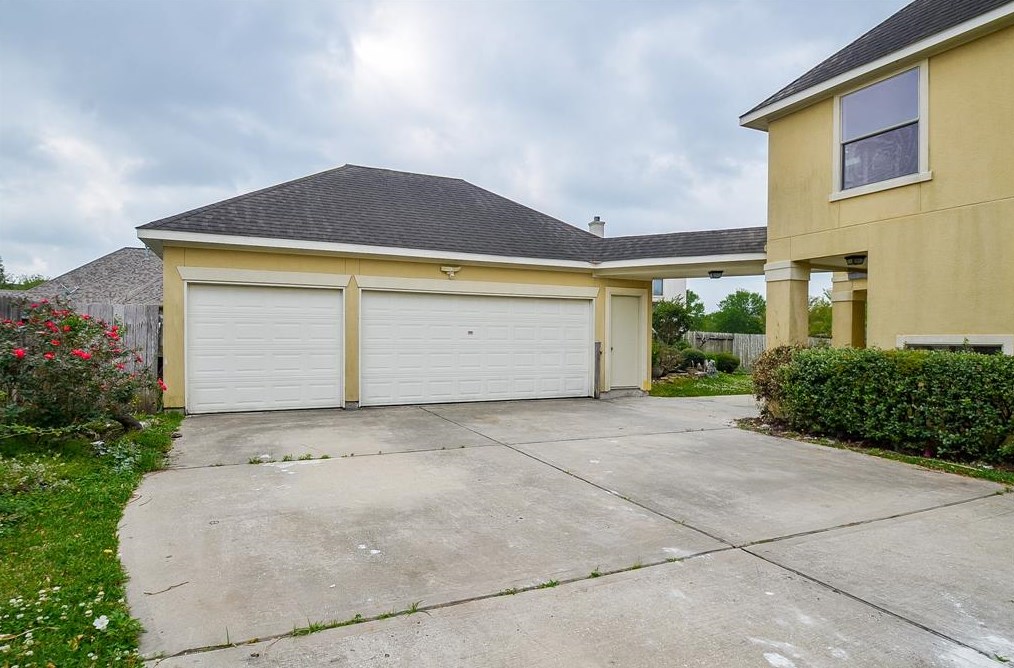 15127 Oldtown Bridge Ct, Sugar Land, TX 77498