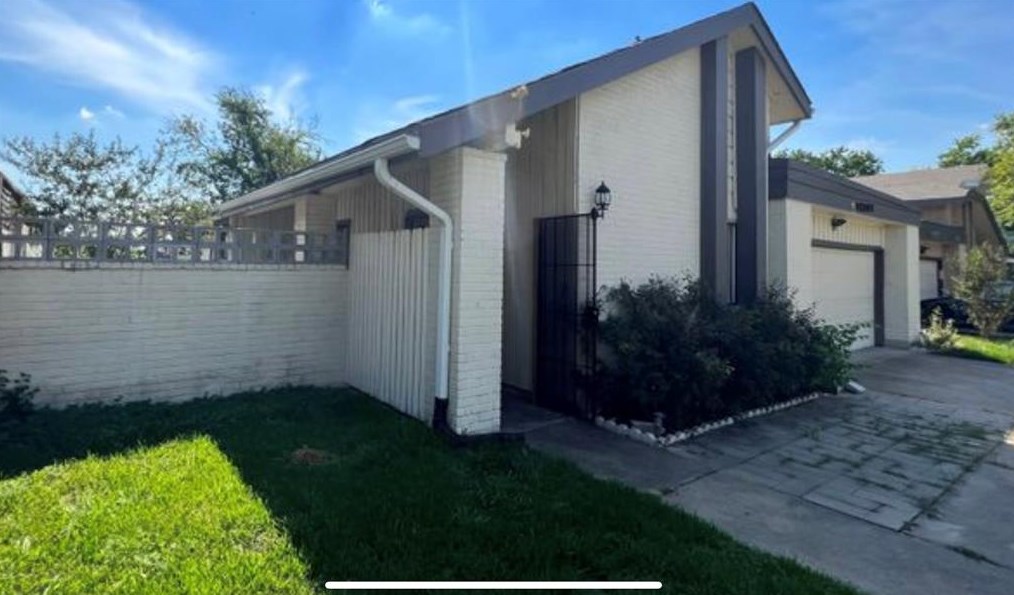 12707 Grand Cross Ln, Houston, TX 77072-4609