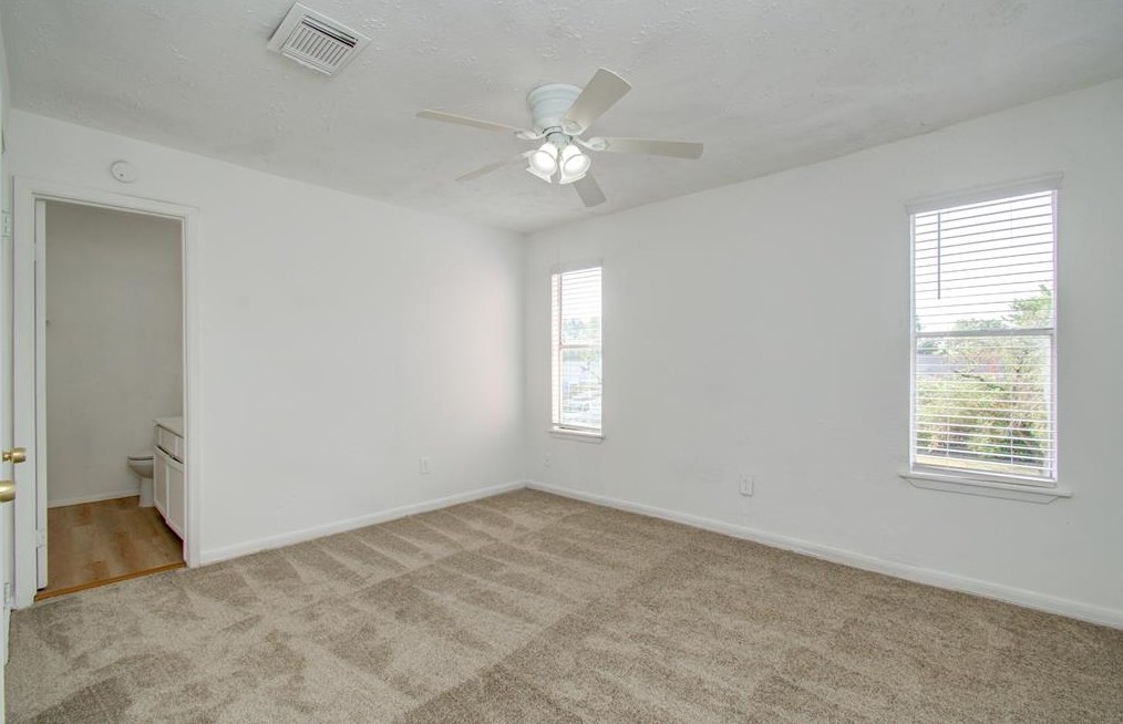 6358 Cambridge Gln Ln, Houston TX  77035-3901 exterior