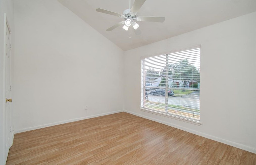 6358 Cambridge Gln Ln, Houston TX  77035-3901 exterior