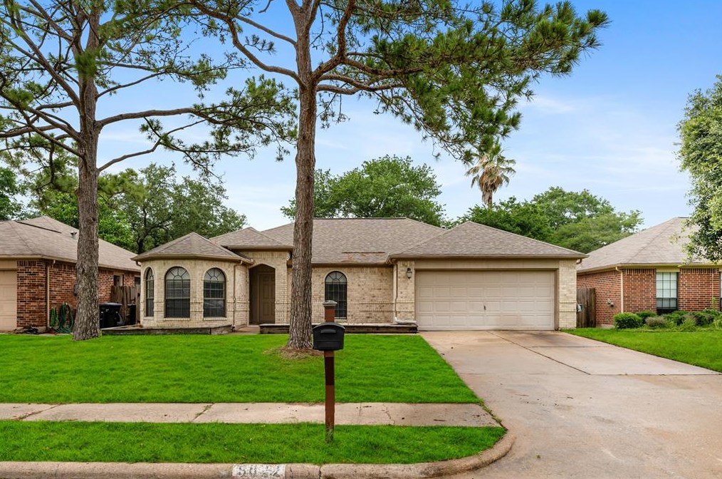 5622 Village Park Dr, Katy, TX 77493