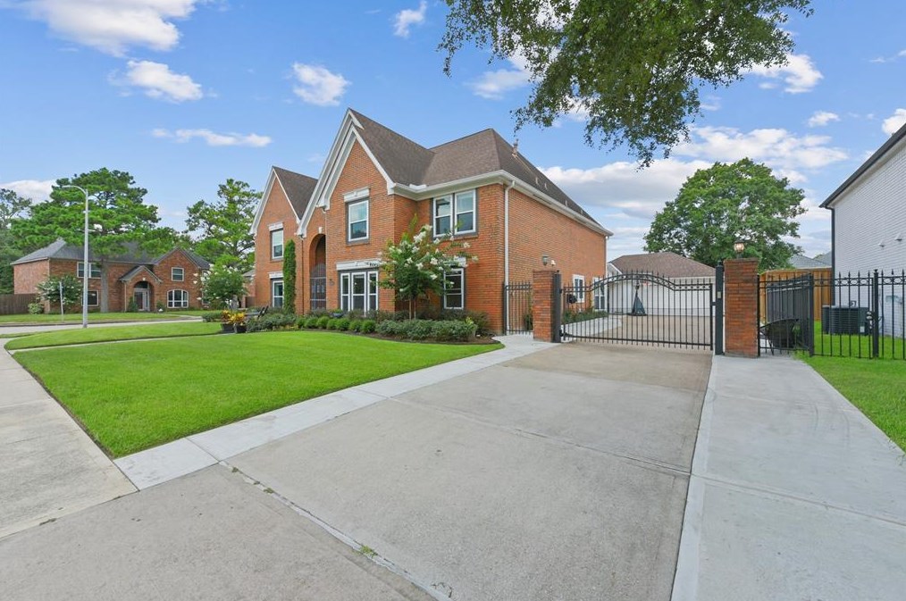 2126 Limrick Dr, Pearland, TX 77581-5156