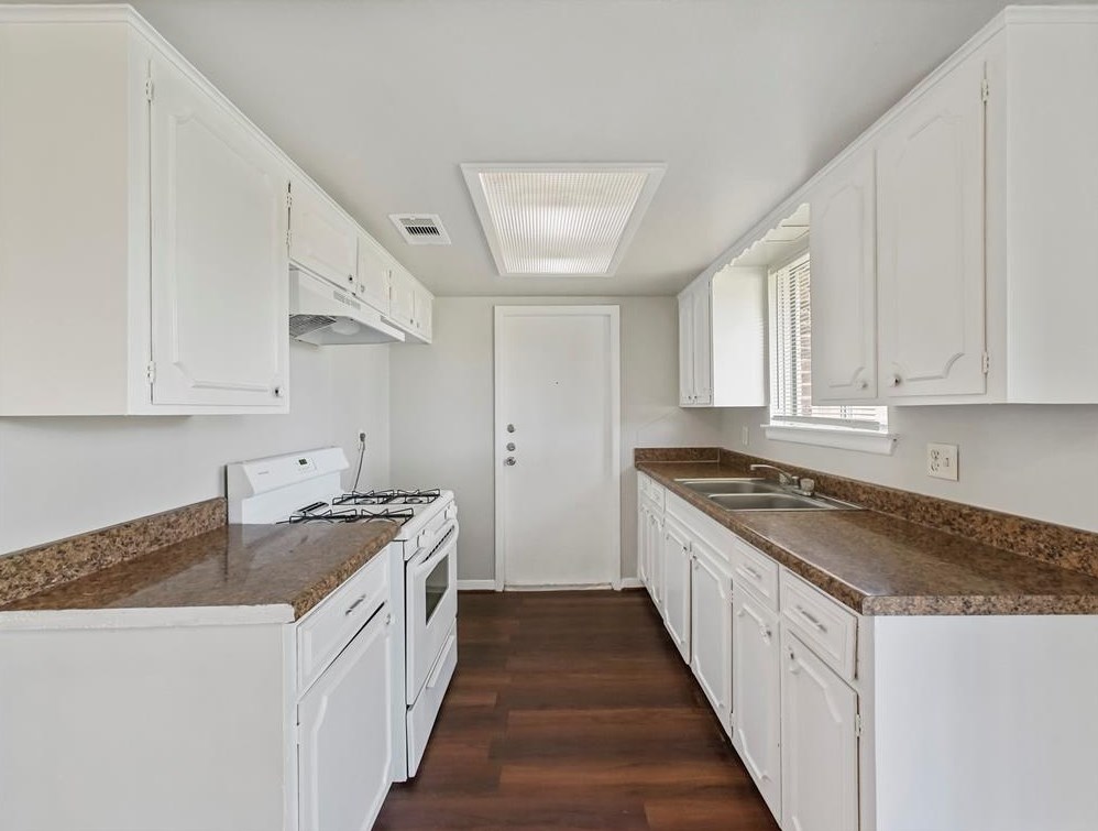 122 W Havner Ln, Houston, TX 77037
