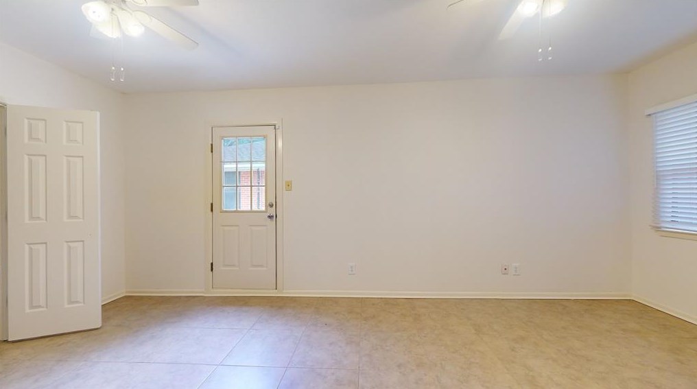 8618 Bob White Dr, Houston TX  77074-7408 exterior