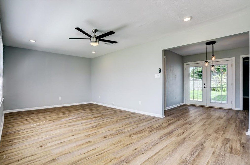 1730 1st Ave N, Texas City, TX 77590