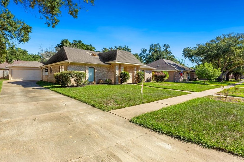 15606 Laurel Heights Dr, Houston, TX 77084