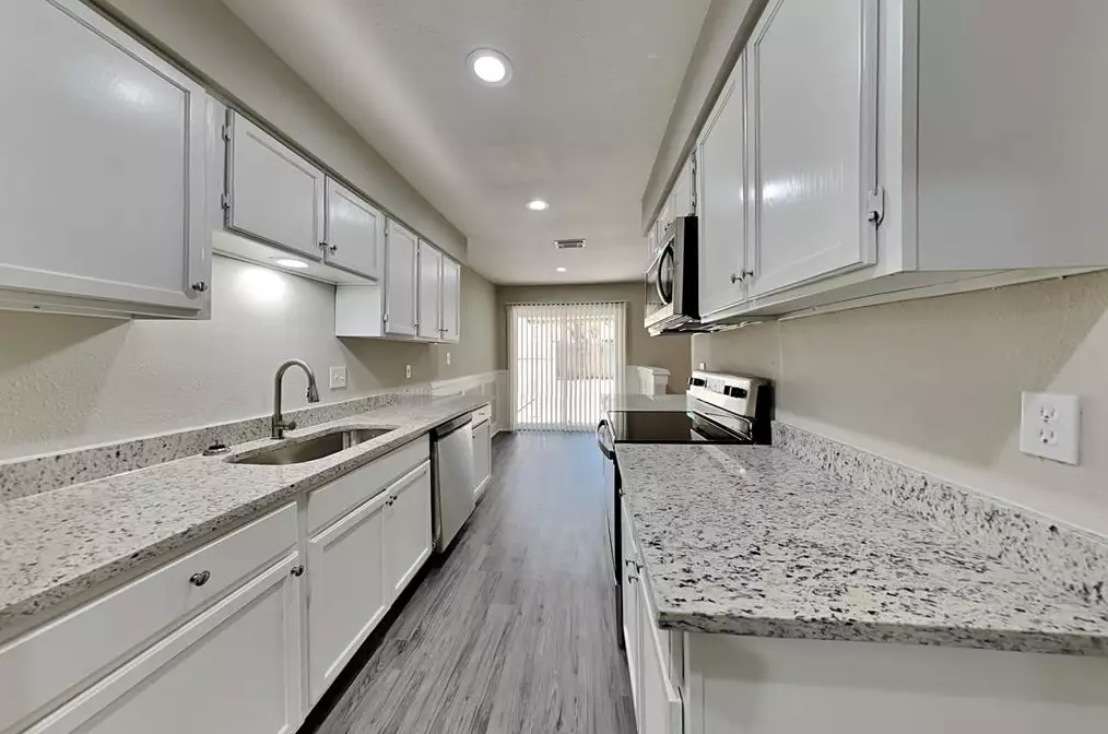 2235 Highland Hills Dr, Sugar Land TX  77478-4311 exterior