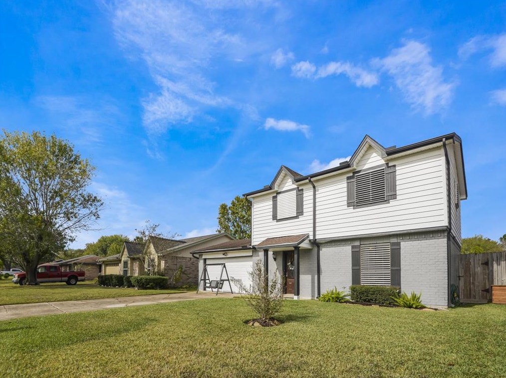 9901 Blue Bird St, Morgans Point, TX 77571