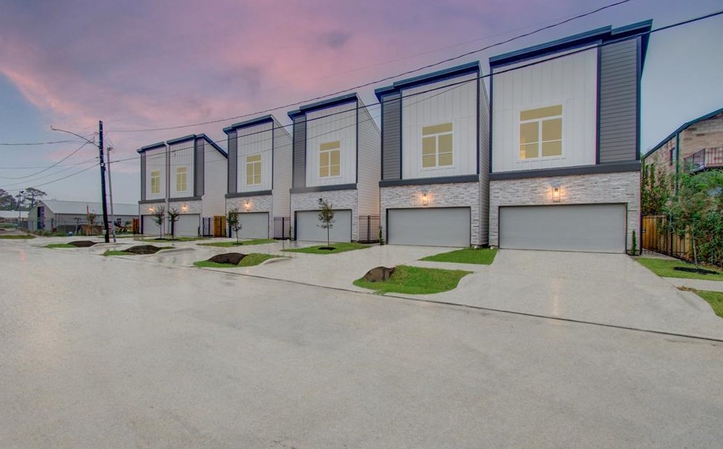 6827 Cadillac St, Houston, TX 77021