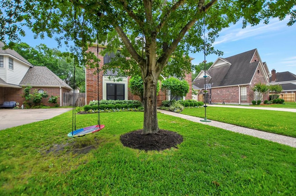 1022 Orchard Hill St, Houston, TX 77077-1128