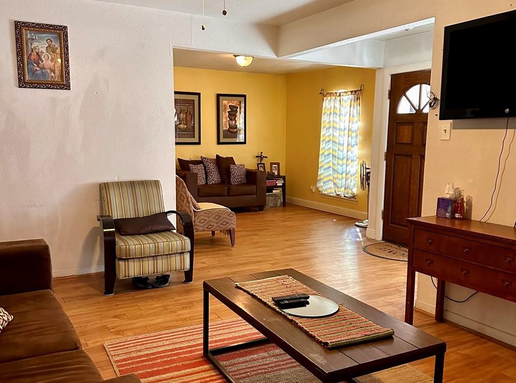 7810 Kellwood Dr, Houston TX  77040-2705 exterior