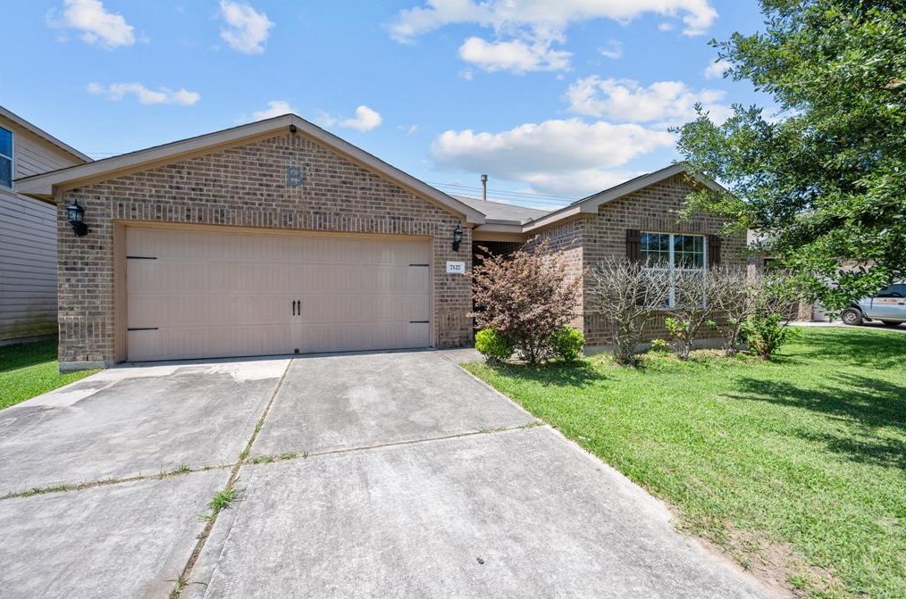 7127 Acacia Ln, Baytown TX  77521-7025 exterior