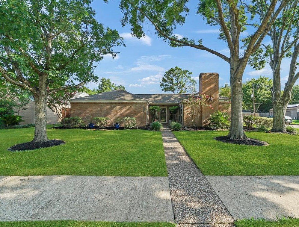 12502 Rocky Knoll Dr, Houston, TX 77077-5836