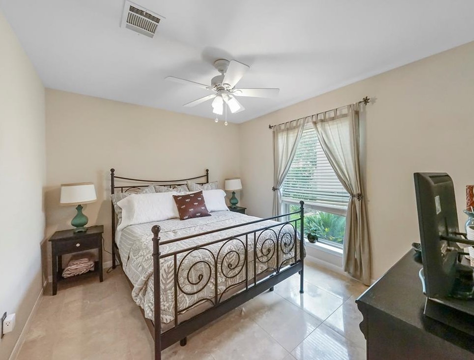 12502 Rocky Knl Dr, Houston TX  77077-5835 exterior