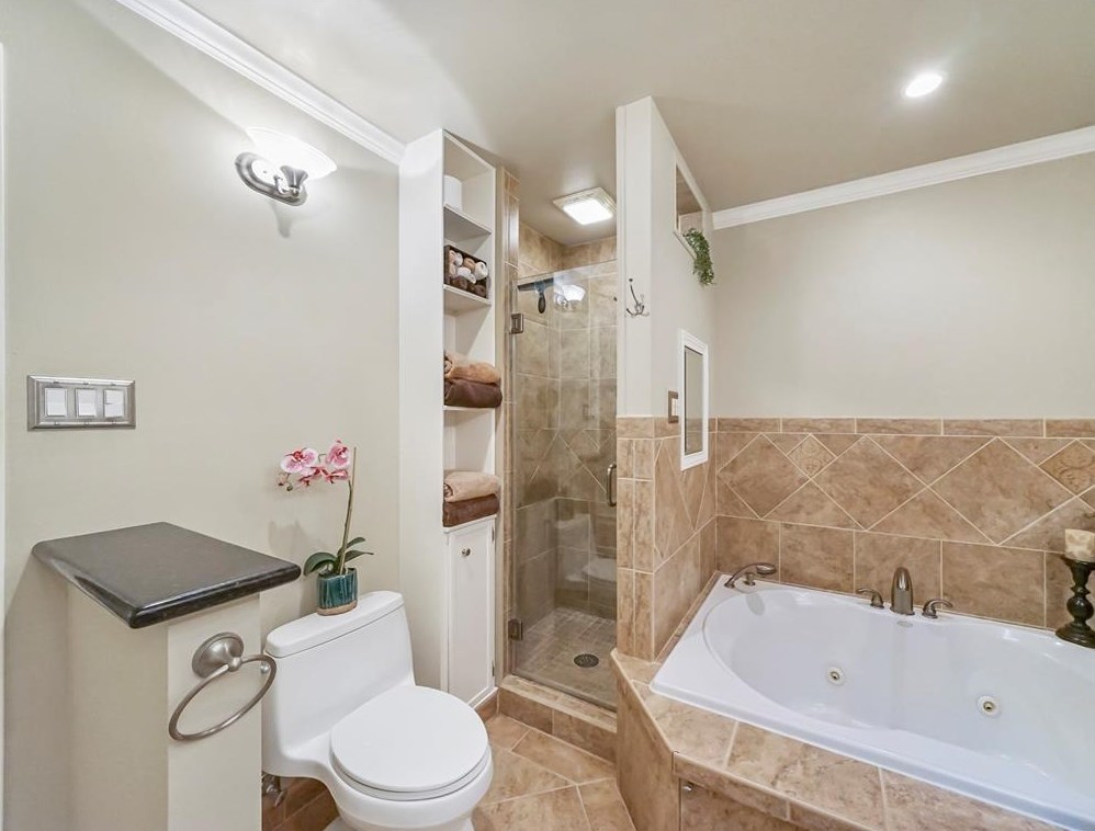 12502 Rocky Knl Dr, Houston TX  77077-5835 exterior