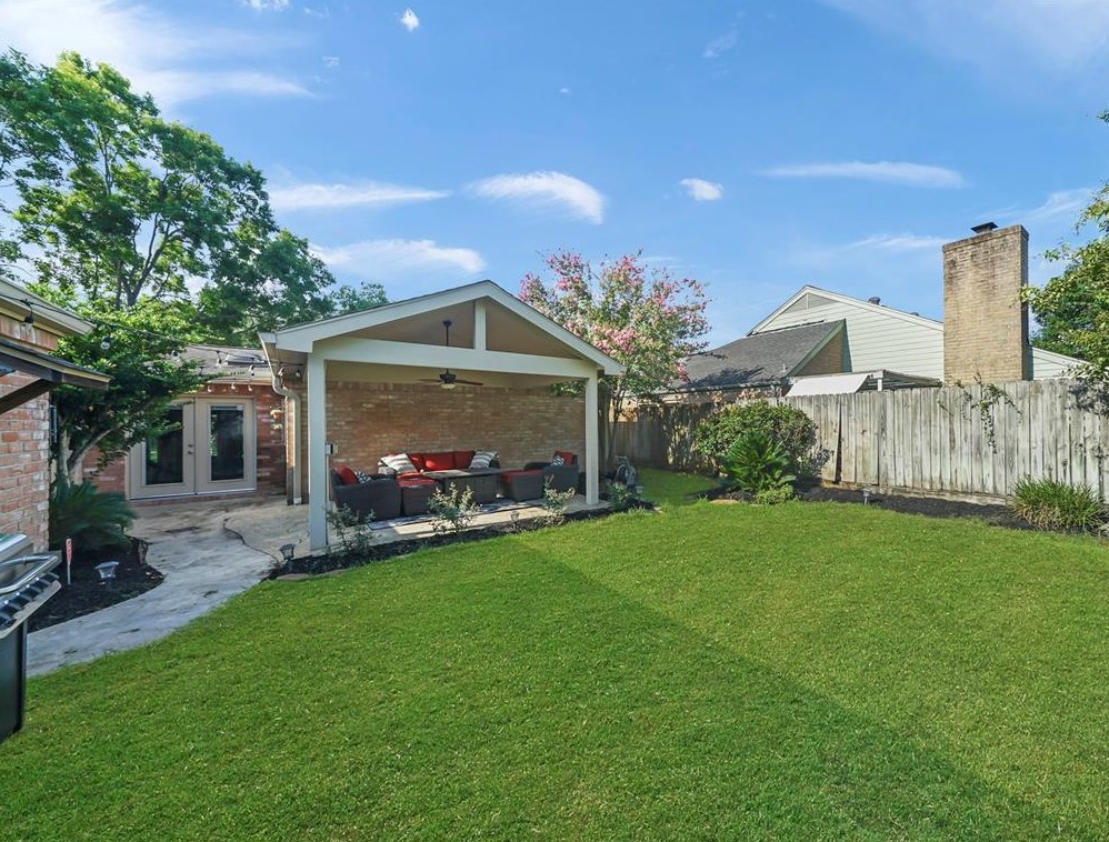 12502 Rocky Knl Dr, Houston TX  77077-5835 exterior