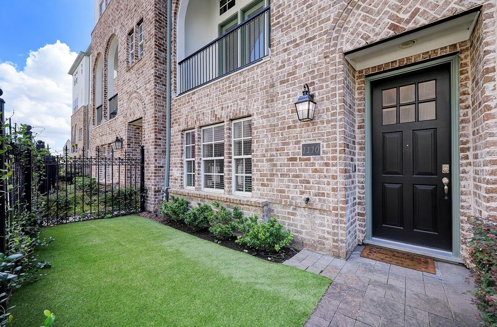 1110 Thompson St, Houston TX  77007-5634 exterior