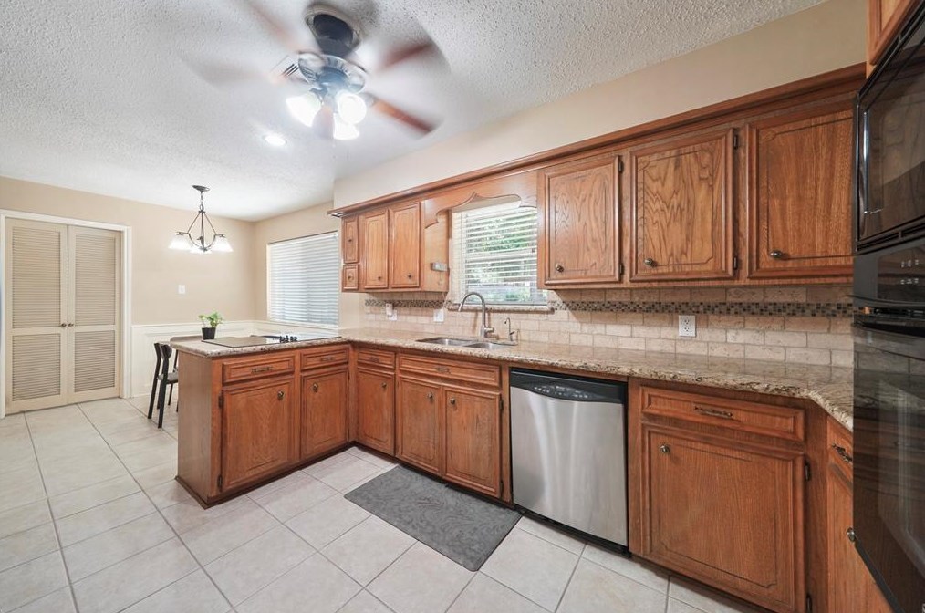 19107 Craigchester Ln, Spring TX  77388-5984 exterior