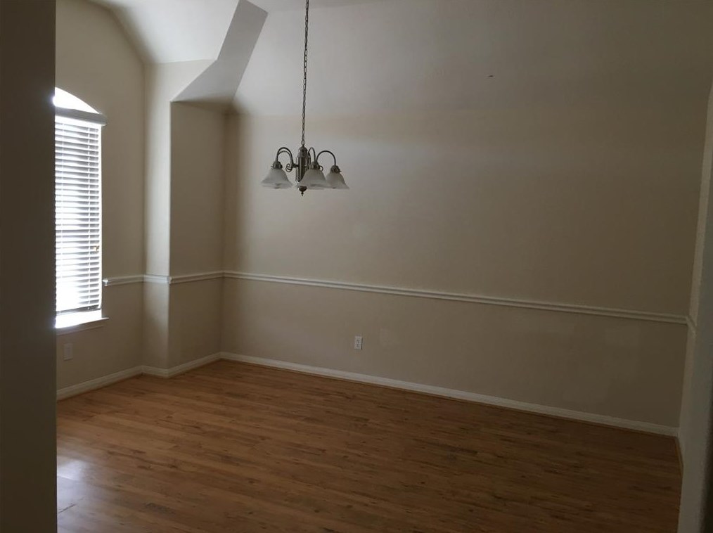 919 La Hacienda Dr, Richmond, TX 77406
