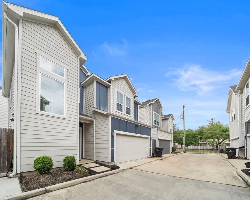 1257 Tidwell Rd, Houston, TX 77091-2357