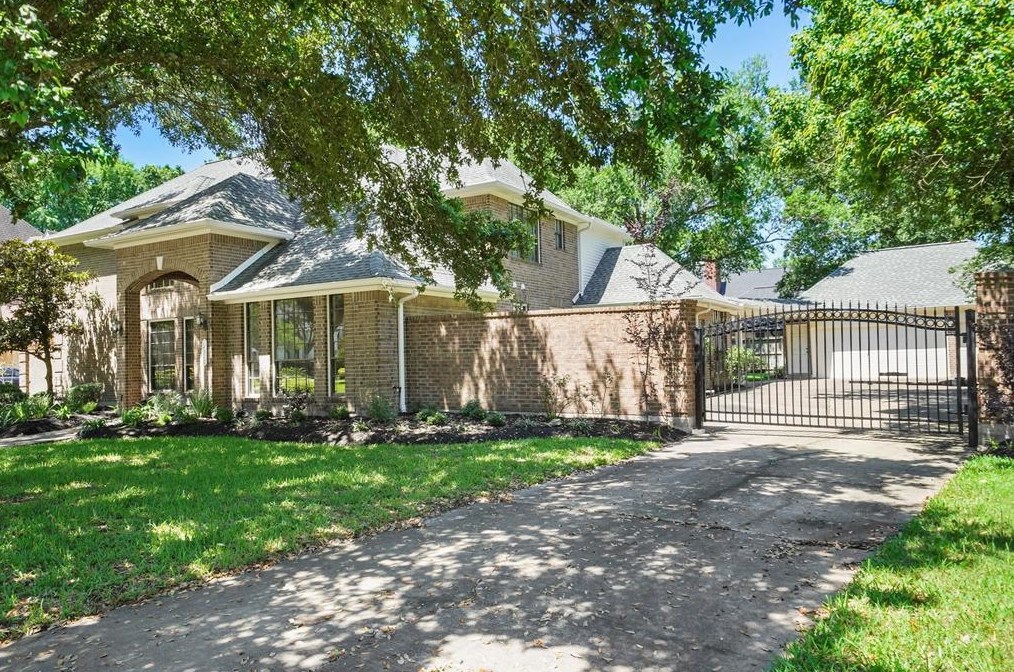 14310 Harvest Glen Ct, Houston, TX 77062-2304