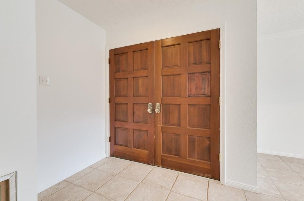 1046 Dominion Dr, Katy TX  77450-2912 exterior