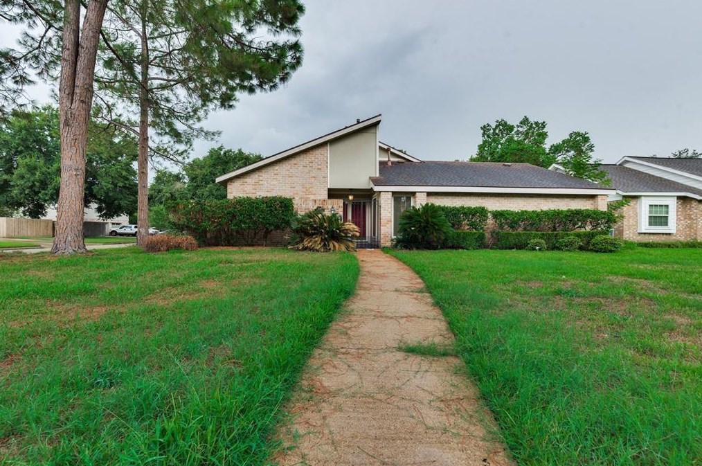 1046 Dominion Dr, Katy, TX 77450