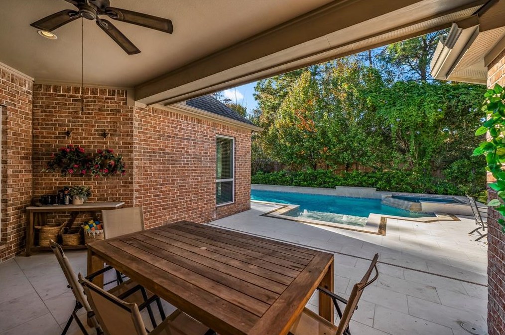 83 Oriel Oaks Cir, Spring TX  77382-4600 exterior