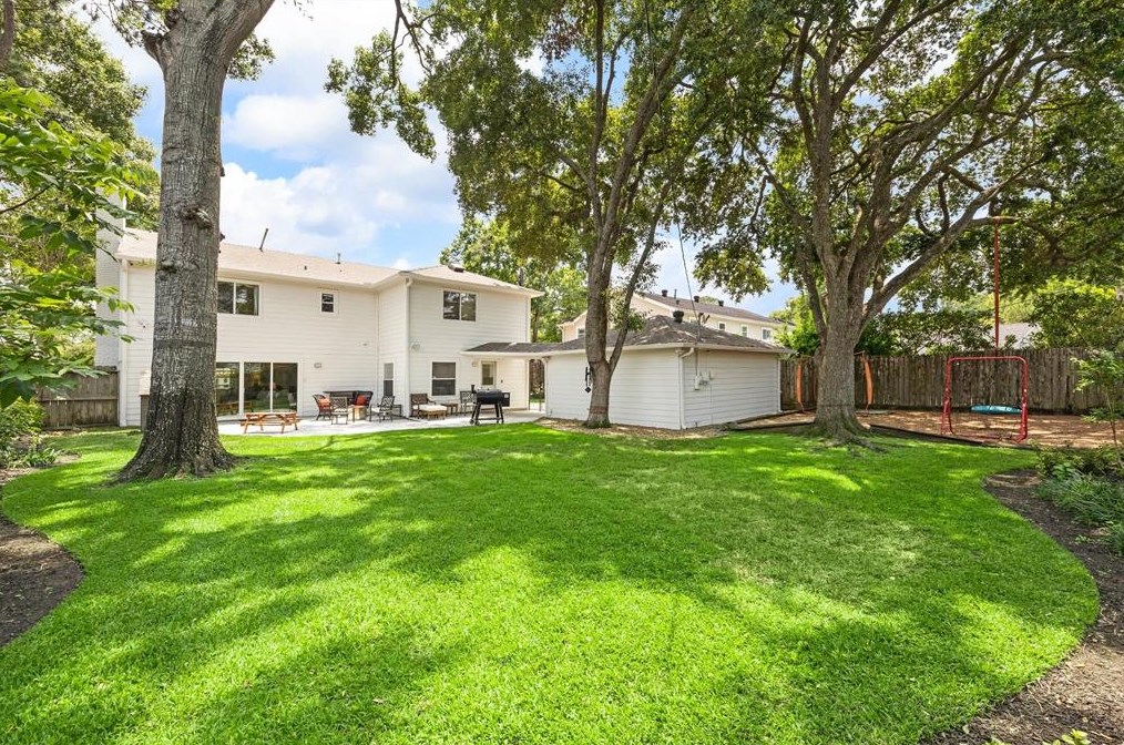 14214 Chadbourne Dr, Houston TX  77079-6525 exterior