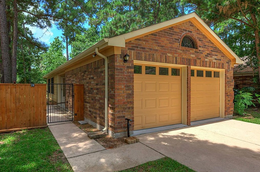 26 Cobble Hill Cir, Spring TX  77381-4049 exterior