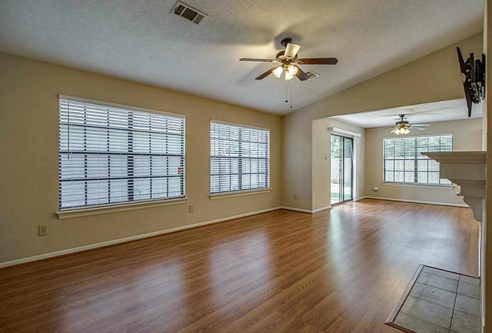 26 Cobble Hill Cir, Spring TX  77381-4049 exterior