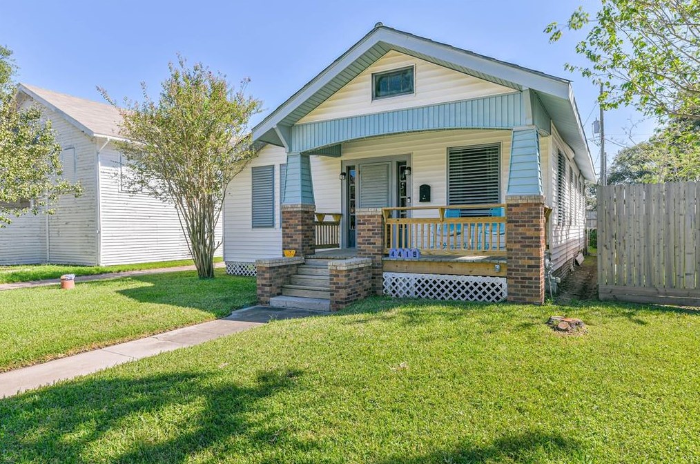 4419 Ursuline St, Galveston, TX 77550