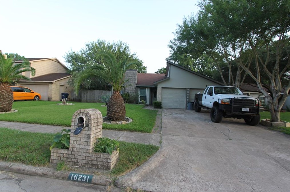 16231 Villaret Dr, Houston, TX 77083