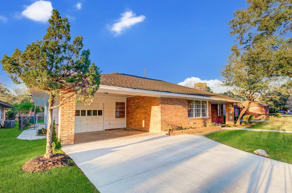 4126 Mcdermed Dr, Houston, TX 77025