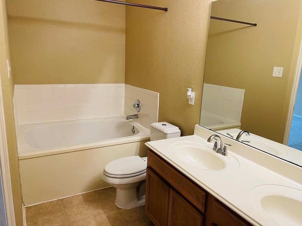 7343 Liberty Tree Ln, Houston TX  77049-3998 exterior